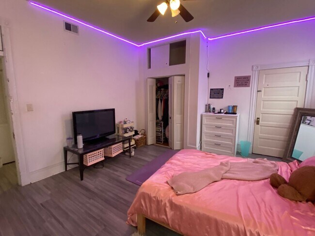 Photo - W. Cary St. 1263 Unit 2