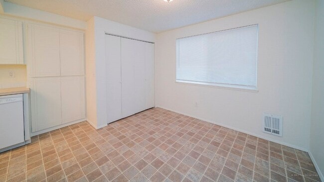 Photo - 1022 Cedar Ave Unit 1022 Cedar Ave #C