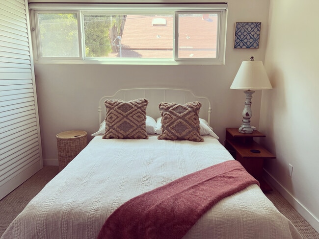 Dormitorio de invitados - Cama matrimonial - 1929 6th St