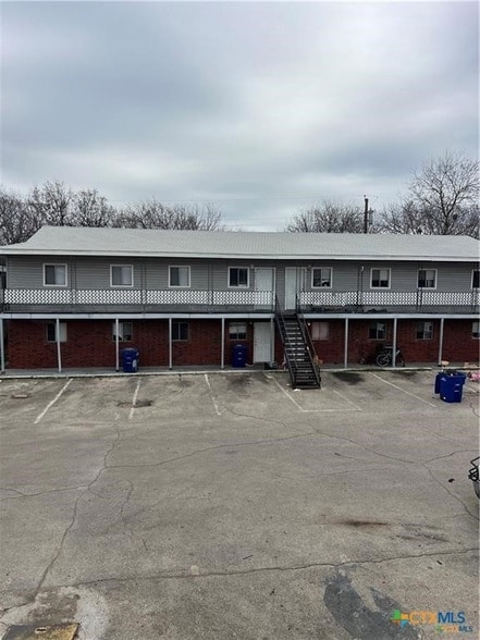 Building Photo - 917 S 15th St Unit 915
