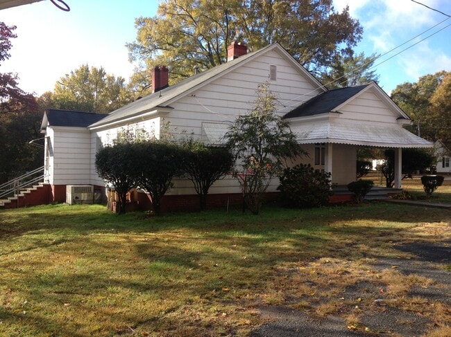 Photo - 124 Ritch St