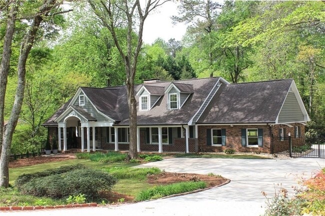 1365 Timberland Dr