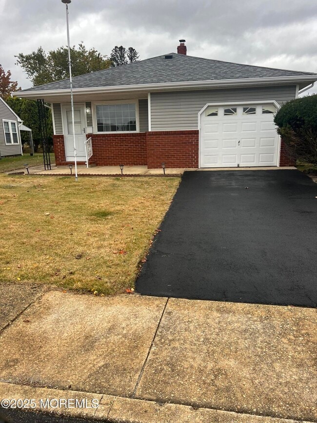 Building Photo - 327 Curacao St