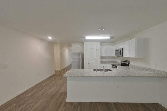 Photo - 20254 Lorenzo Ave
