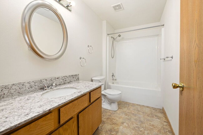 Building Photo - 413 Columbia Pl