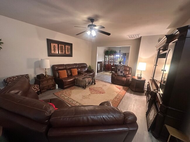 Photo - 505 Cranberry Cir