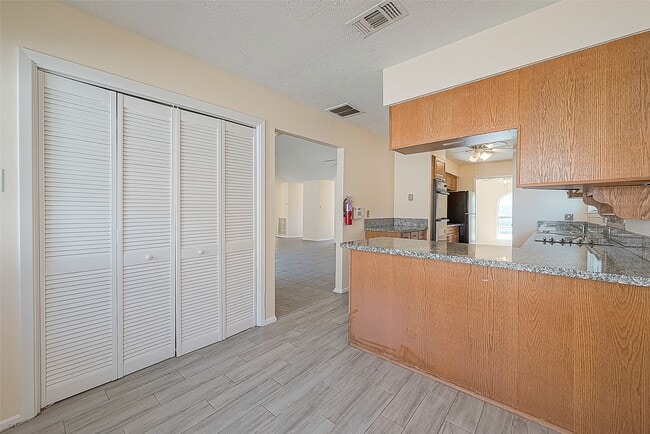 Photo - 830 Kenforest Dr