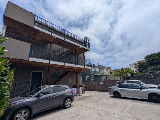 2504 Dana St
