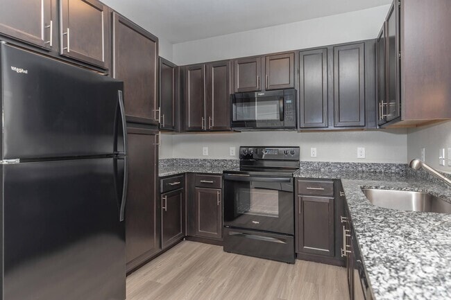 Building Photo - Move In Now & Enjoy 1 Month Free! Unit AAK Rental