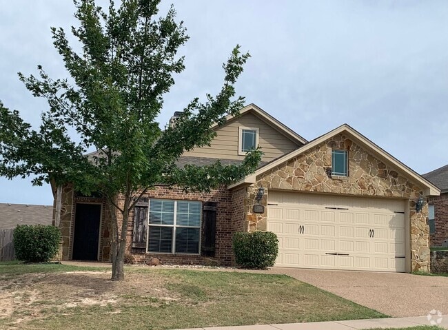 Building Photo - Single Family Home:  4 bedroom, 2 bath