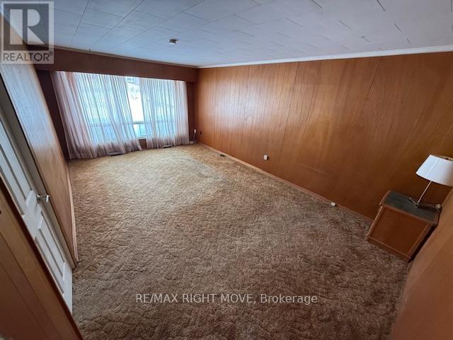 Photo - 377 Barrie Rd