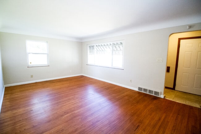 Photo - 3471 Jeannette Ave