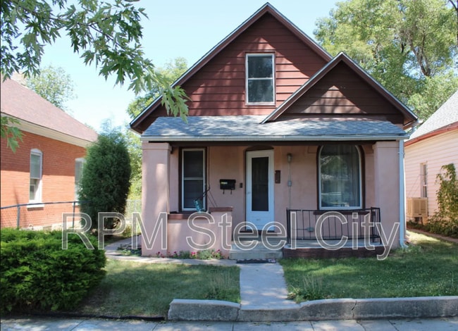 Building Photo - 1012 Cedar St