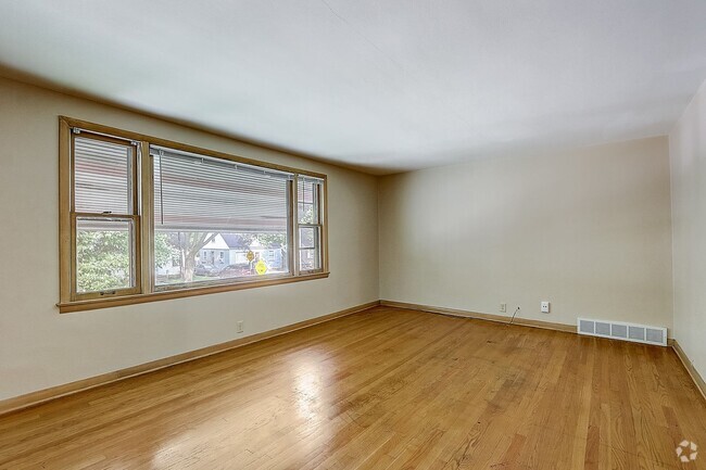 Building Photo - 4670-4672 North 45th Street Unit 4670 - Upper Rental