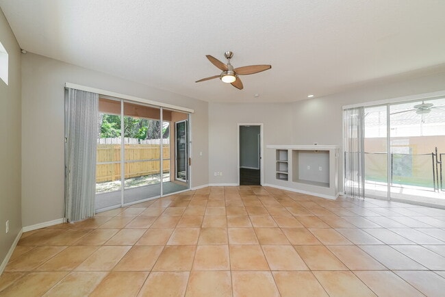 Photo - 1073 Whitegate Ct