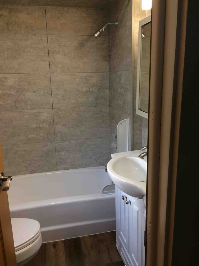 Photo - 317 Klingenberg Terrace