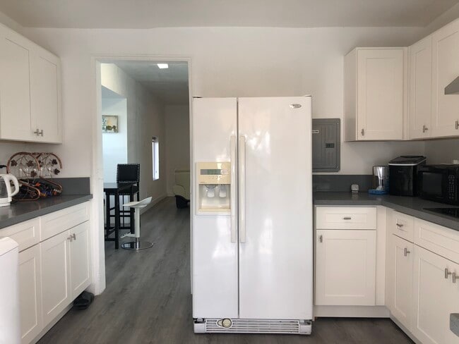 Kitchen - 115 N San Gabriel Blvd Unit A