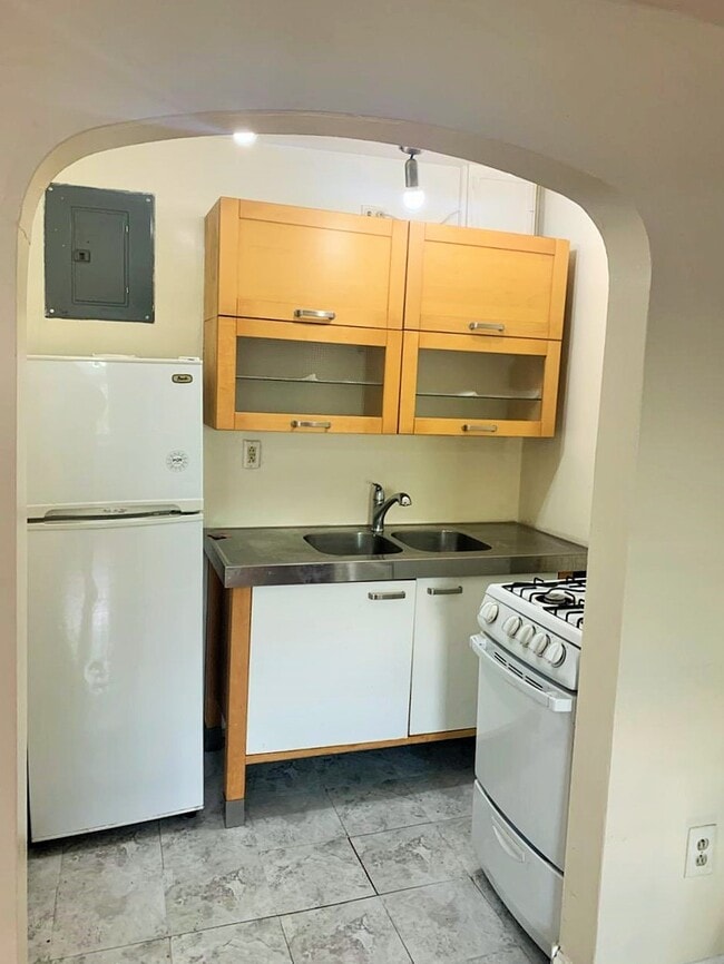 Photo - 2315 N Charles St