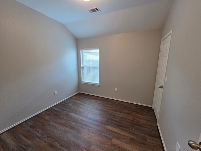 Photo - 20714 Southern Wds Blvd