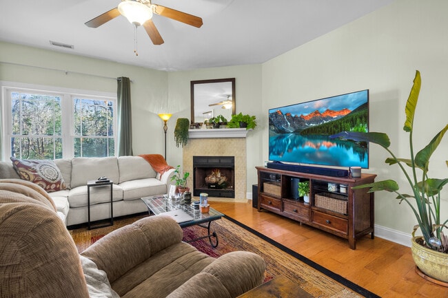 Photo - 112 Wild Oak Dr