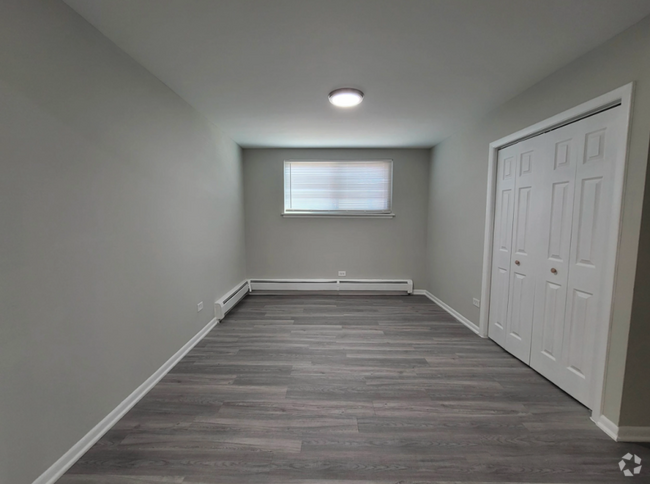 Building Photo - 2 bedroom in Oak Park IL 60302 Unit B2 Rental