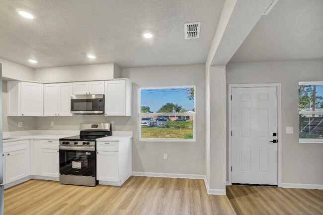 Photo - 739 Ellerbe Way