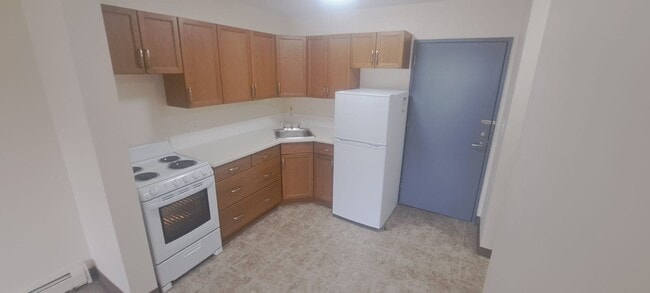 Building Photo - 13516-102 102 St NW Unit 314