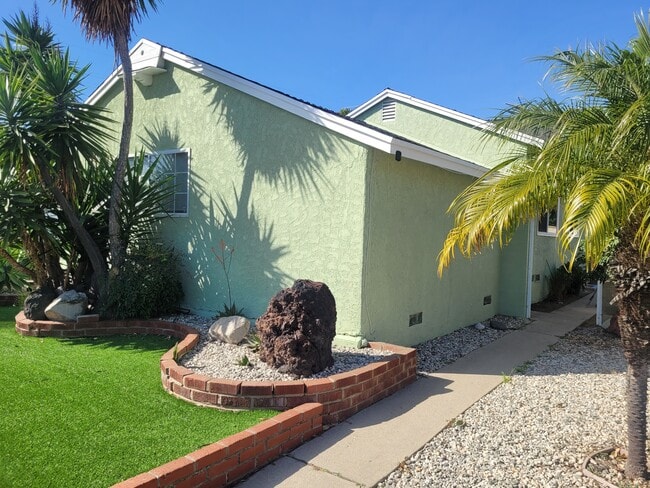 Building Photo - 14223 Carl St Unit 1