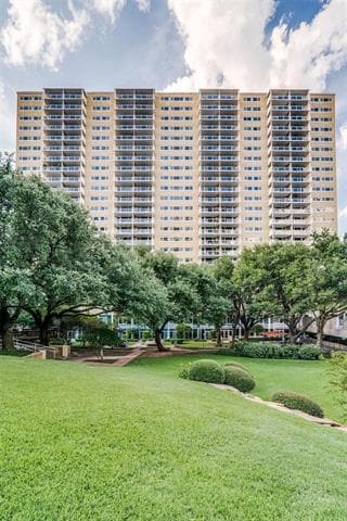 Building Photo - 3883 Turtle Creek Blvd Unit 318