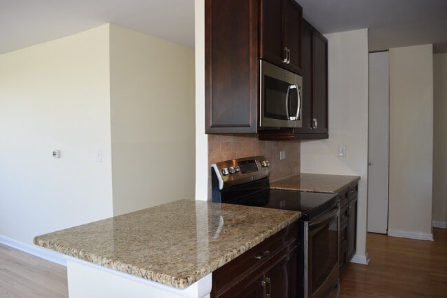 Photo - 2700 N Hampden Ct Unidad 6B