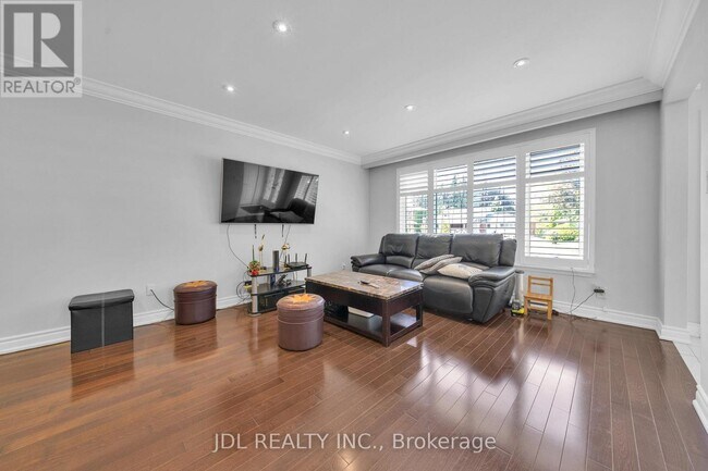 Photo - 53 Southdale Dr