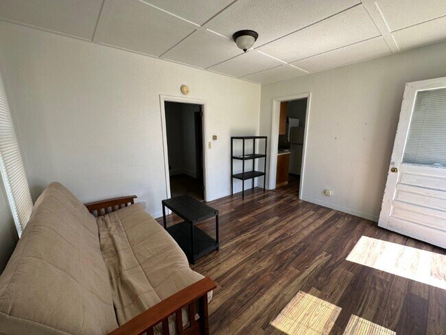 Photo - 305 E Spruce St Casa