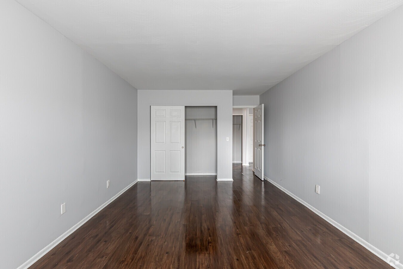 906 Burnside Ave Townhome Townhome Rental in East Hartford CT