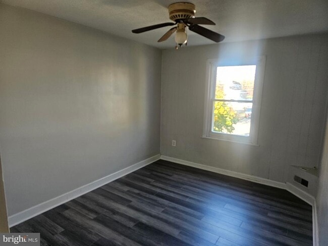 Photo - 7515 Lange St