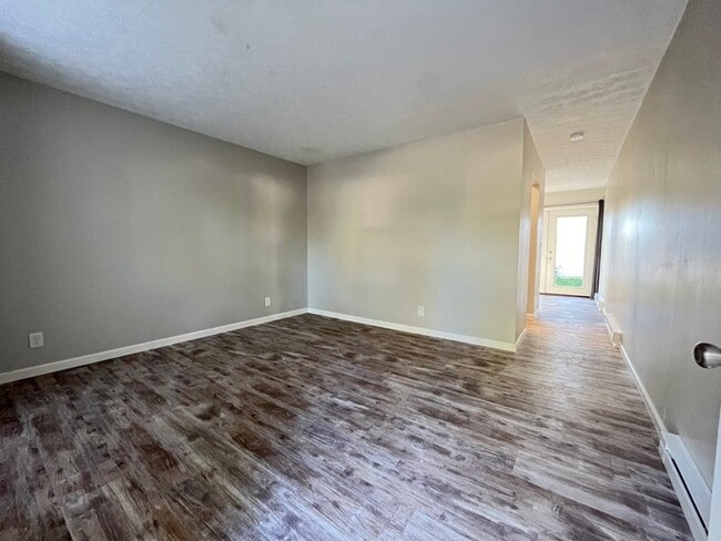 200 Forest Ln