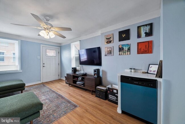 Photo - 1130 Crease St
