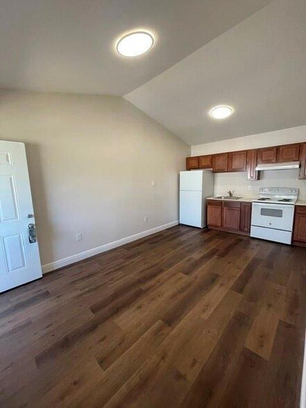 705 Central Ave Unit 103