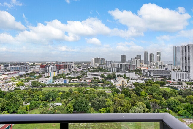 1HAB, 1BA - 669 - 702 - Balcón
