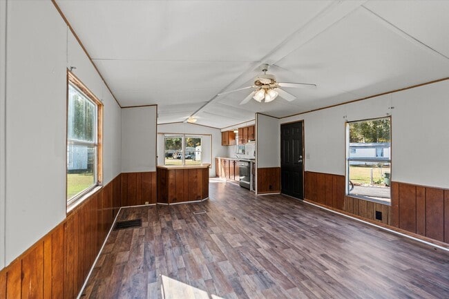 Photo - Updated 2BR/1BA Trailer in Muscle Shoals –...