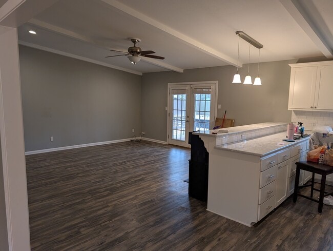 Photo - 204 Ralph St