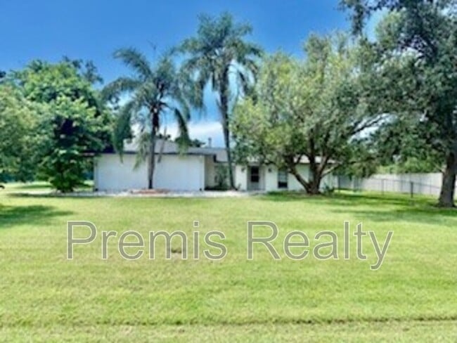 Building Photo - 1770 Braxton Bragg Ln Rental