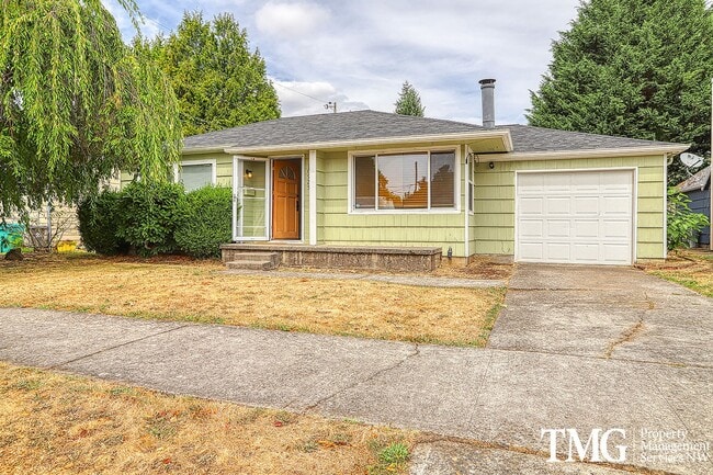 Building Photo - Single-Level 2 Bedroom Home with A/C & Large Backyard