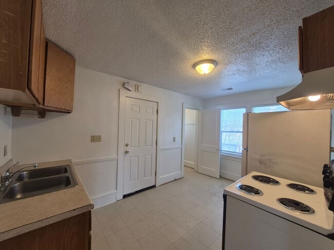 Photo - 661 Orange Ave E Unit 2