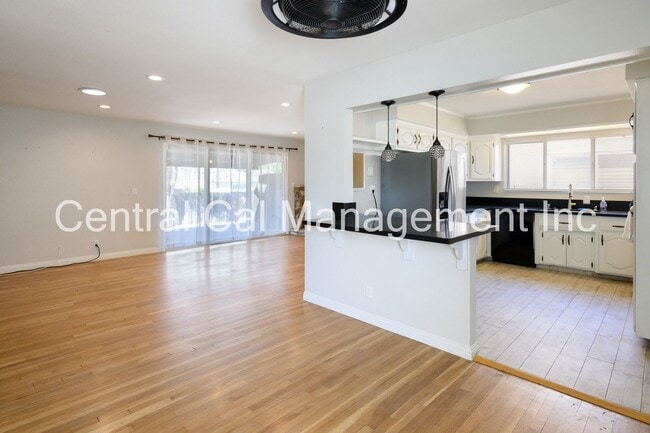 3100 Baylor St