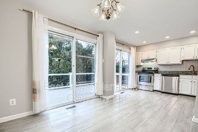 Photo - 12 Perryfalls Pl