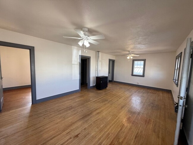 Photo - 1bedroom, 1.5 bathrooms, Pet Friendly!