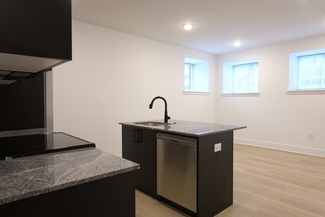 Photo - 1901 E Willard St