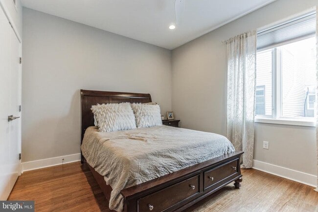 Building Photo - 2227 Latona St Rental