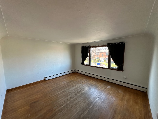 Photo - 4227 E Allen St Unit 4