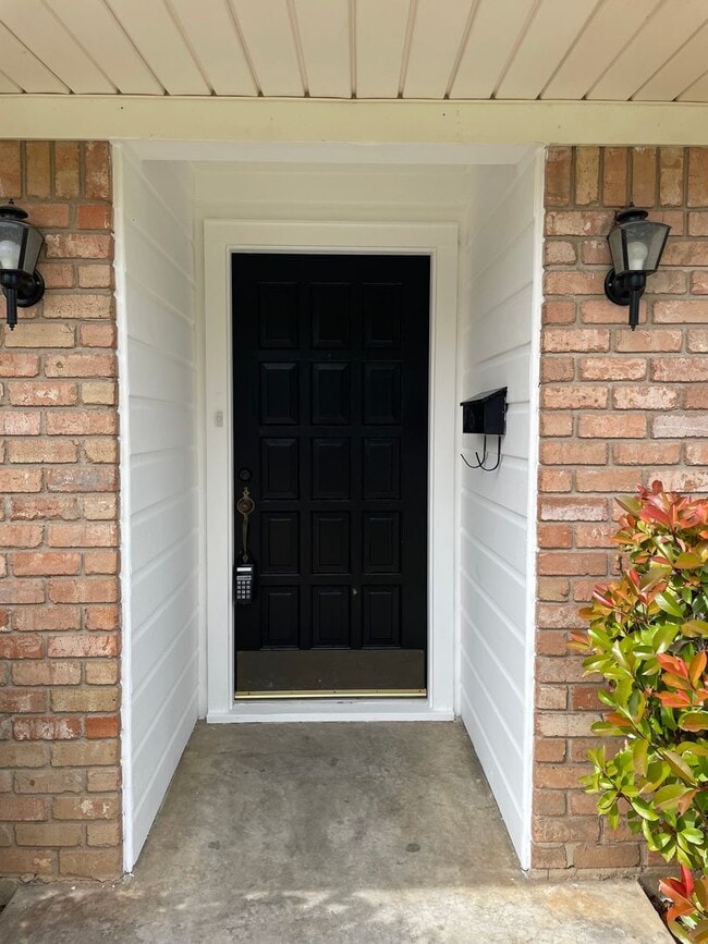 Photo - Available Now | Single-Story 3 Bed, 2 Bath | Prime Waco Location | Cul-de-Sac Lot with Garage | P...